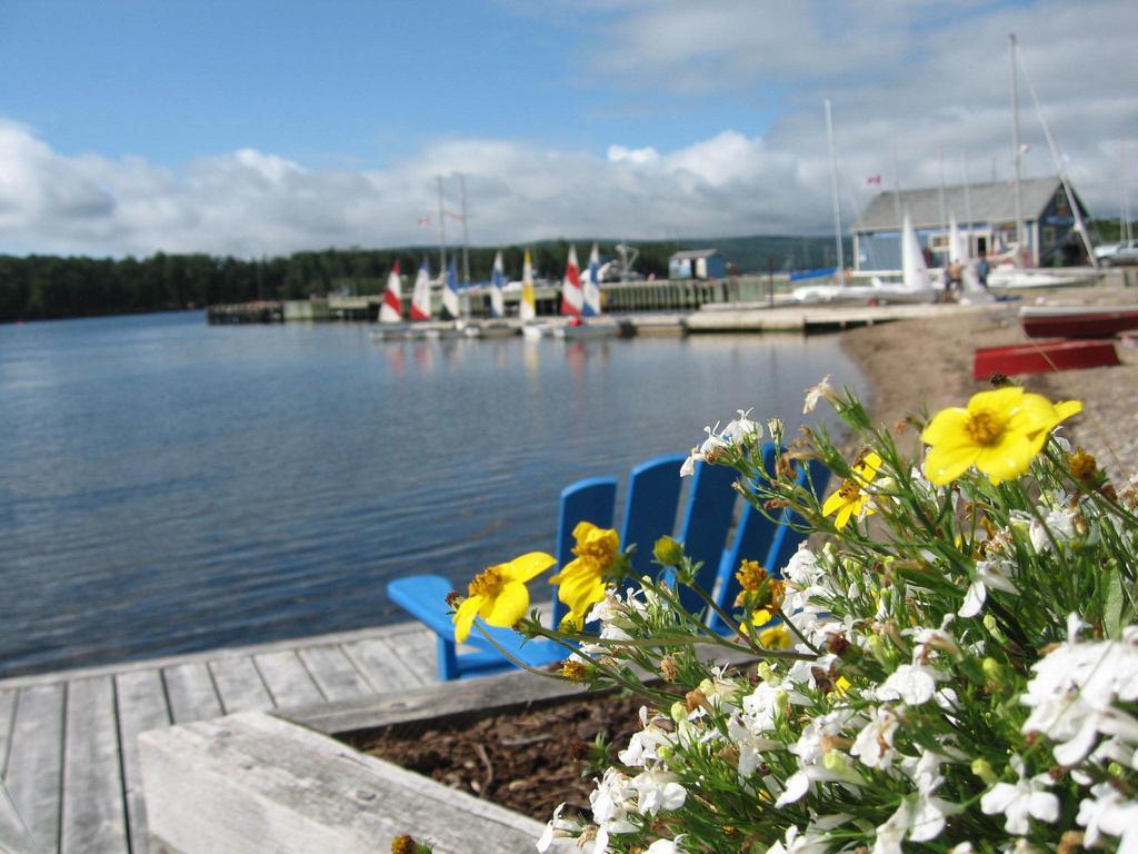 Dunlop Inn Baddeck Inlet Exterior foto