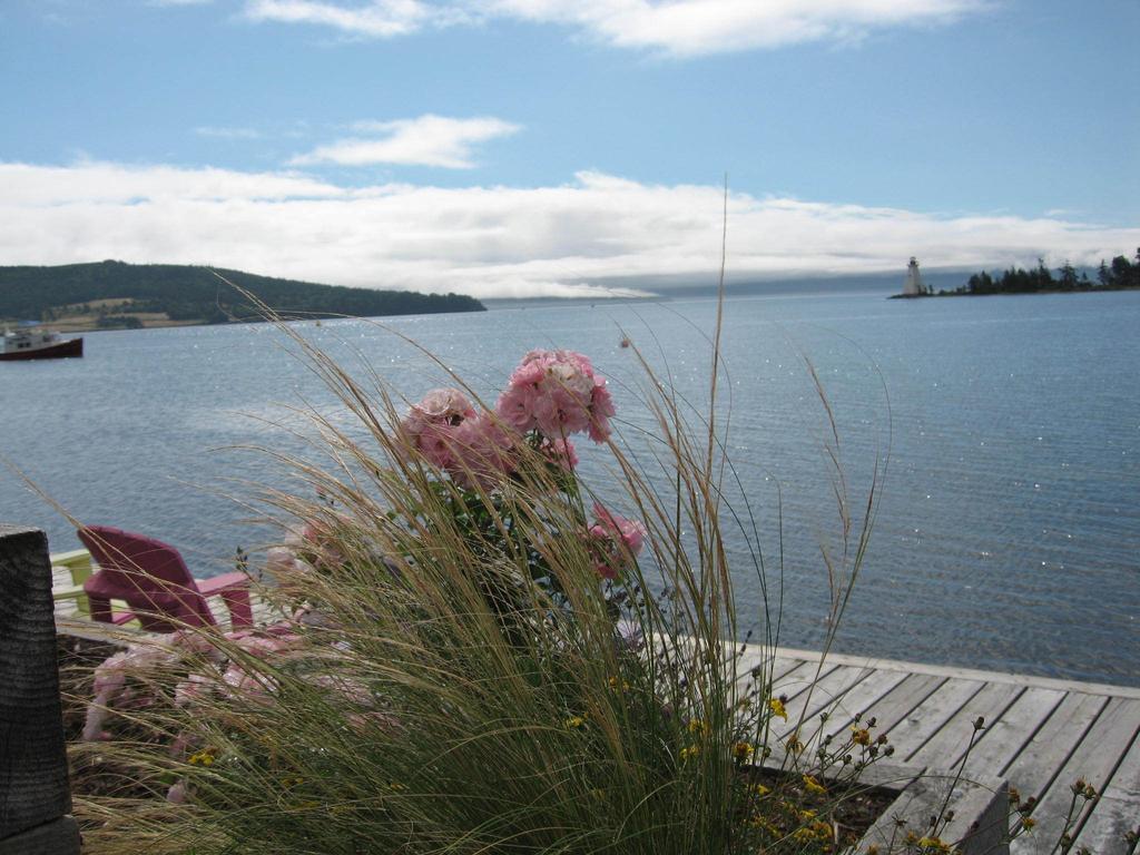 Dunlop Inn Baddeck Inlet Exterior foto